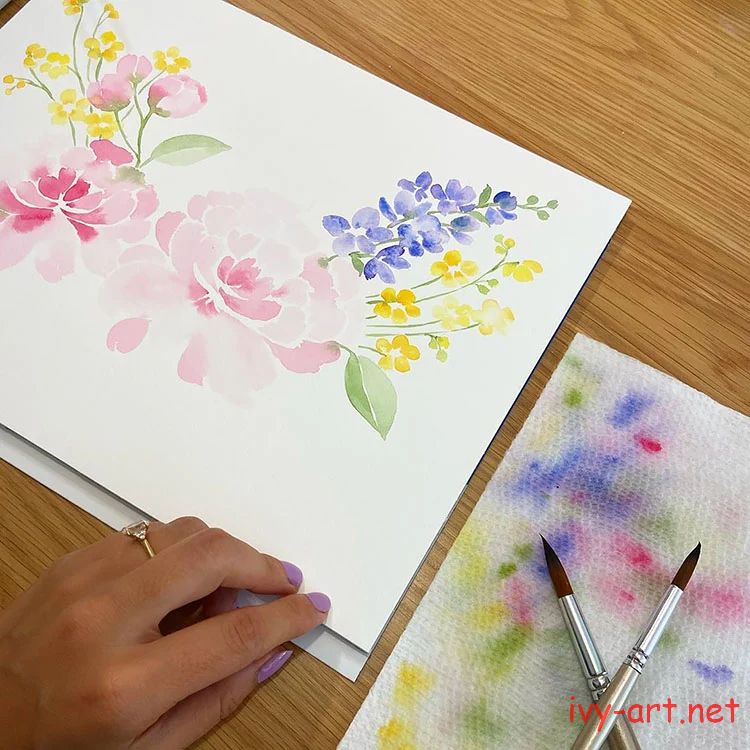 Vẽ hoa theo phong cách mềm mại bằng màu nước